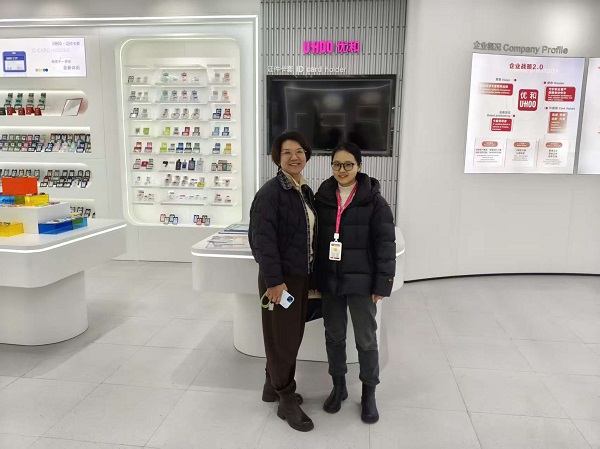 Diez años de cooperación beneficiosa para todos: GM Holly y su equipo visitan la fábrica UHOO para el desarrollo futuro
